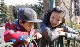 儿子赴美母亲爆料视频播放,儿子赴美留学背后的真实故事