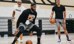 记者爆料浓眉视频在线观看,精彩瞬间回顾