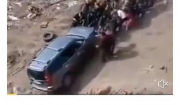 爆料朋友疑似搞笑视频,朋友爆料，笑料百出，笑翻众人！