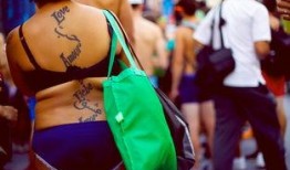 宽衣解带美国在线观看,美国在线观看的激情之旅