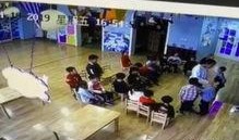 网友爆料某园长被打视频,网友曝光惊人打人视频